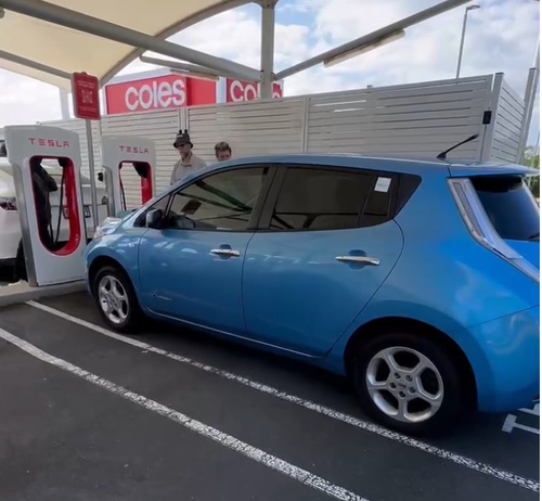 Latest company news about laad uw voertuig op met een CHAdeMO-sneloplaadverbinding bij CCS-sneloplaadstations